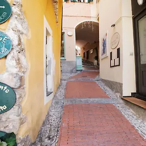https://casa-della-nonna-teresa.hotelitalianriviera.com