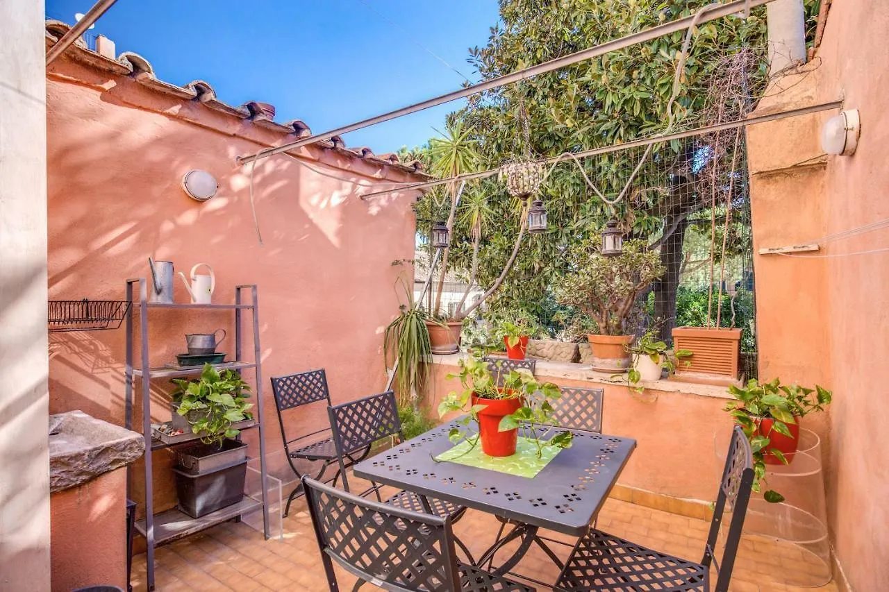 Apartment Guesthouse O Affittacamere Casa Fienaroli 2 Rome Italy